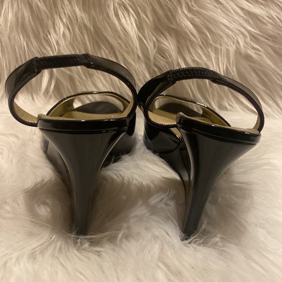 Valentino patent leather Slingback sandals - Picture 8 of 10